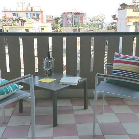 Inner City De Luxe Apartment Катания Экстерьер фото
