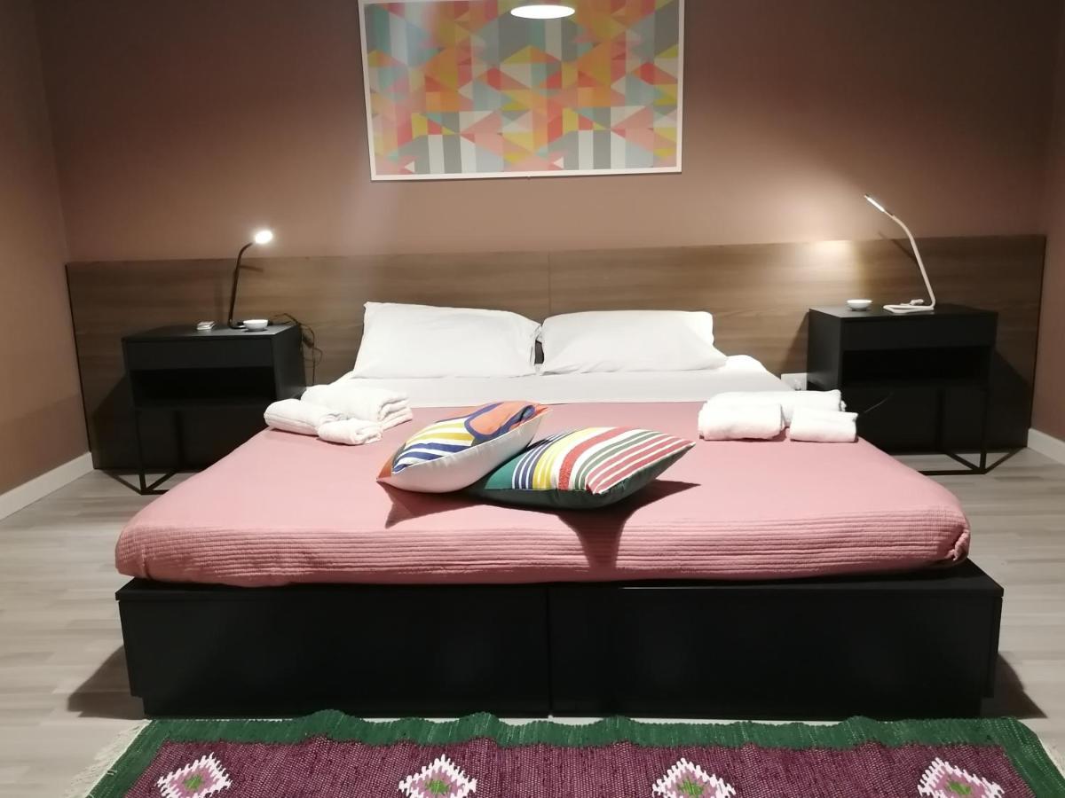 Inner City De Luxe Apartment Катания Экстерьер фото