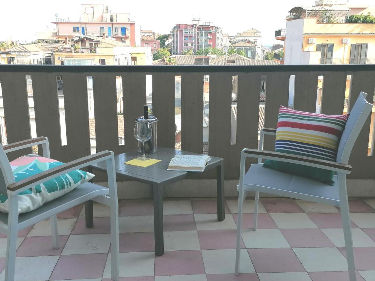 Inner City De Luxe Apartment Катания Экстерьер фото